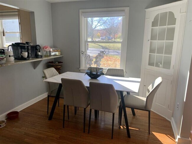 Building Photo - DALLASTOWN SCHOOLS