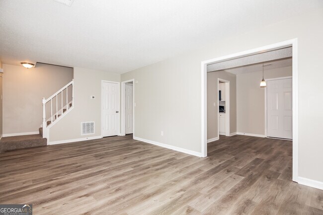 Building Photo - 5454 Northcut Dr