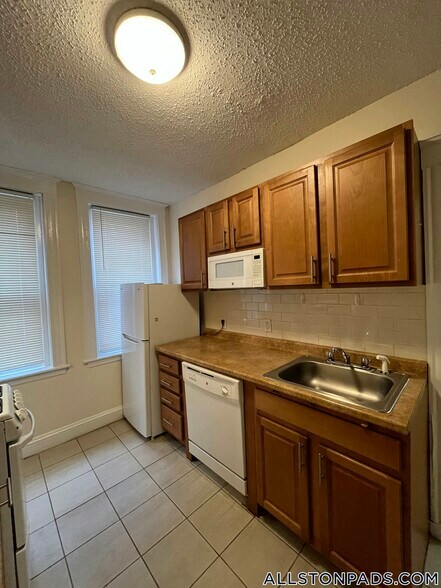 Building Photo - 5 Barrows St