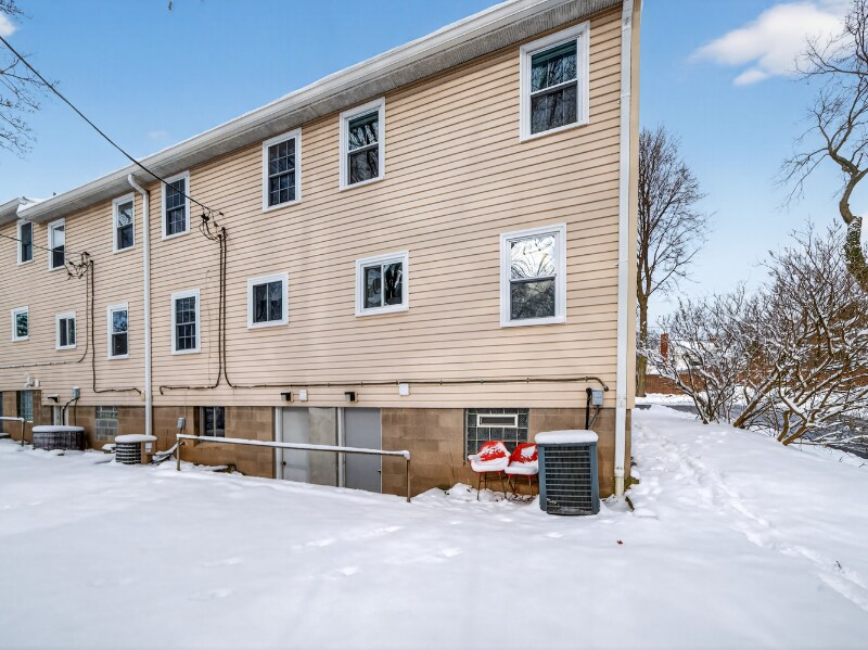 Building Photo - 1082h Mt Hope Ave