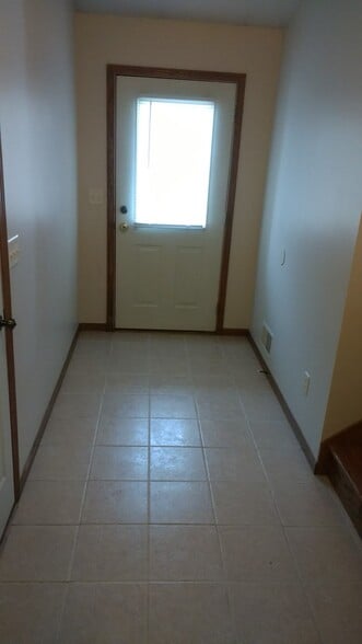 Building Photo - 1025 Pine Cone Ln