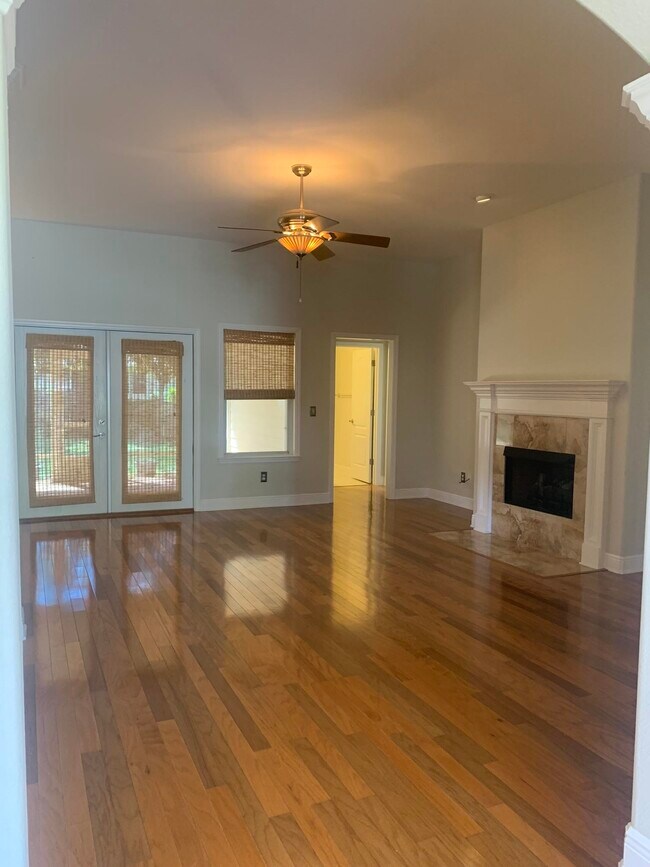 Building Photo - 4716 Plantation View Dr