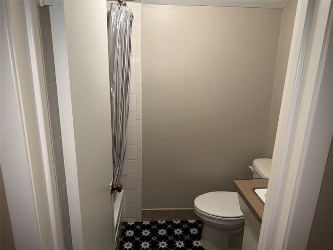 Building Photo - 11215 Mayfield Rd