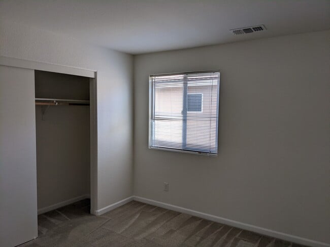 Building Photo - 3100 Club Center Dr