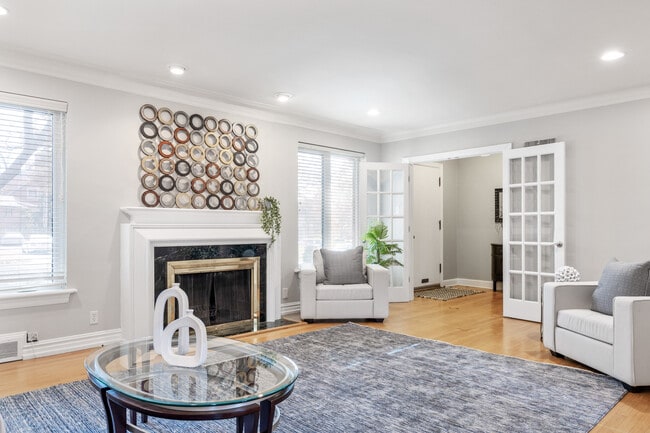 Building Photo - 221 Brighton Way