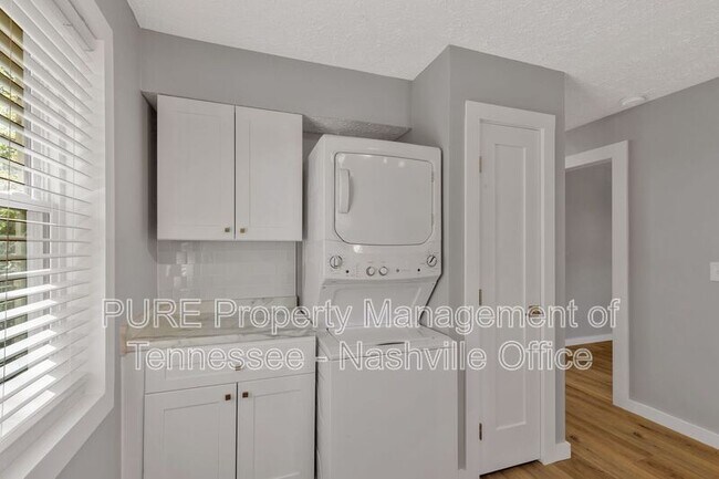 Building Photo - 622 Maplewood Ln