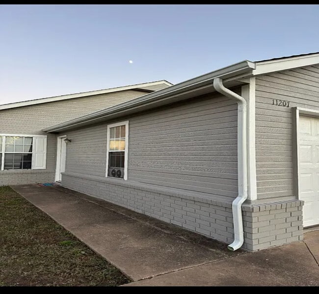 Building Photo - 11215 N 112th East Ave