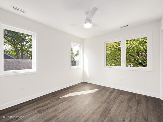 Building Photo - 4206 Forest Ave