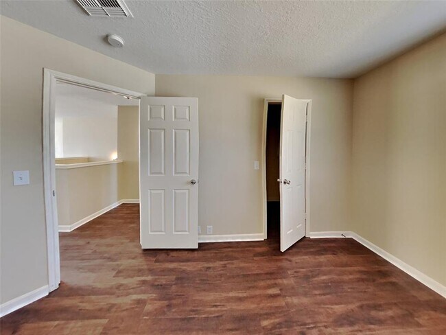 Building Photo - 18322 Valiant Brook Ct