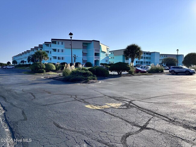 Building Photo - 301 Commerce Way