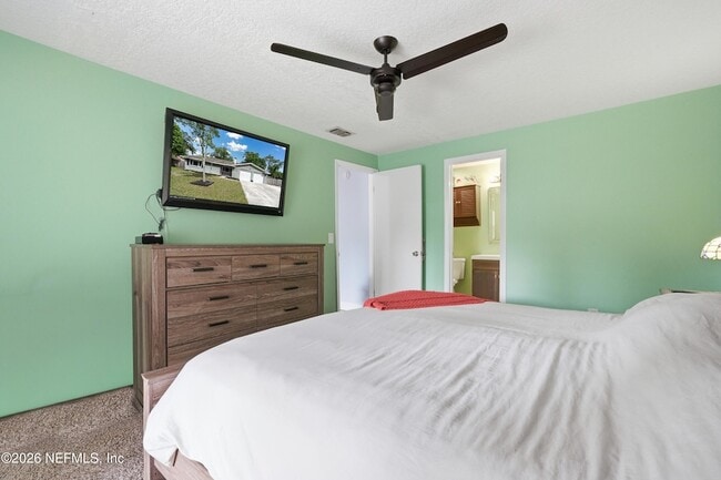 Building Photo - 972 Dostie Cir