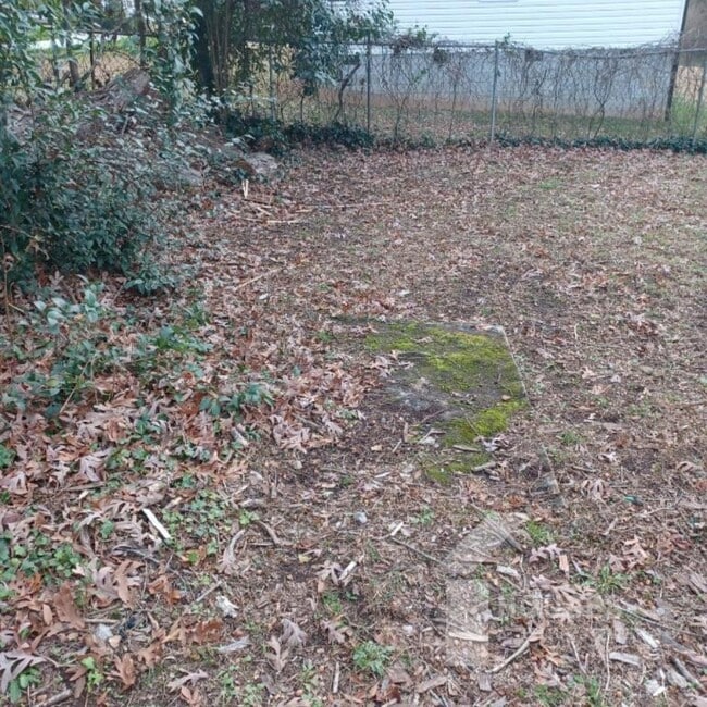 Building Photo - 122 Owens St