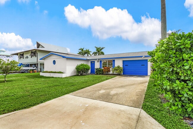 Primary Photo - 2700 Shoreview Dr