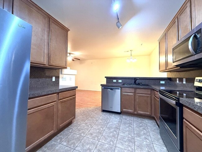 Building Photo - 2 bed/2.5 bath Townhome in Central Arvada ...