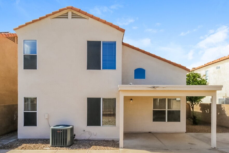 Building Photo - 633 S Balboa