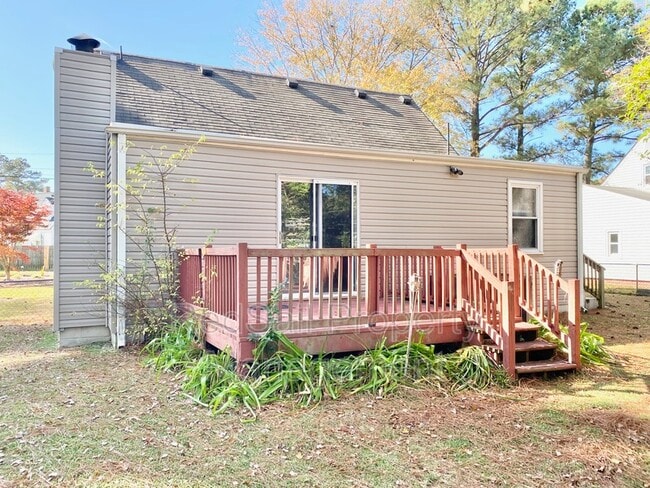 Building Photo - 3524 Bapaume Ave