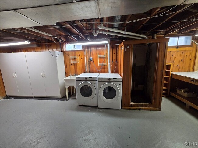 Building Photo - 532 Orwood Pl