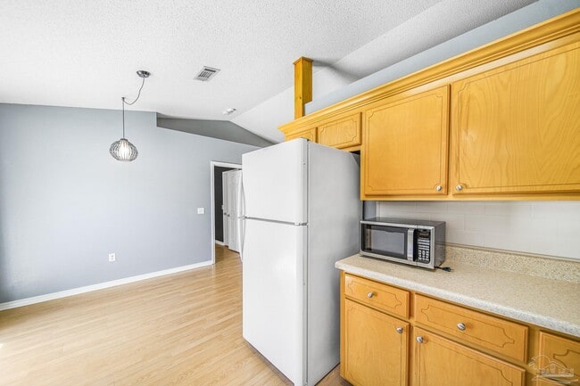 Building Photo - 5899 Gillum Rd