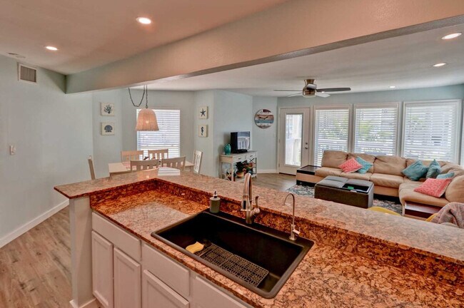 Building Photo - 200 Padre Blvd