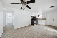 Building Photo - 806 W 32nd St