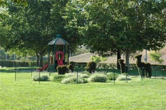 Building Photo - Stunning Porter Ranch S&S home centrally located