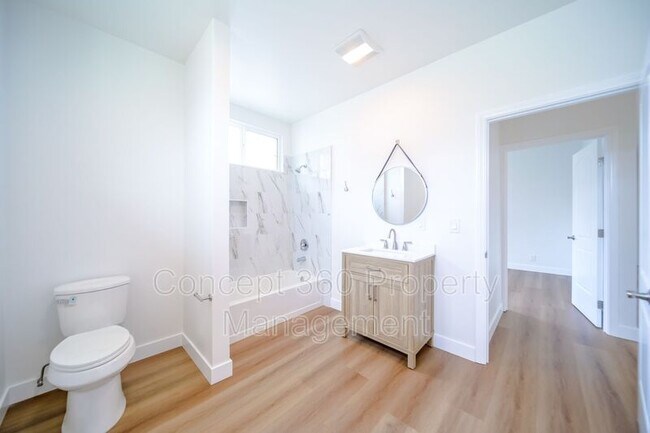 Building Photo - 1115 Pacific Ave