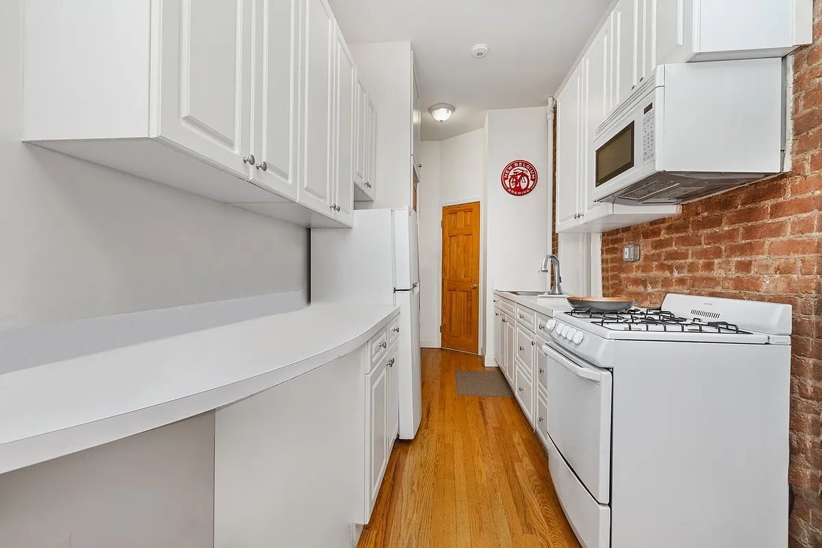 Building Photo - 240 Sullivan St