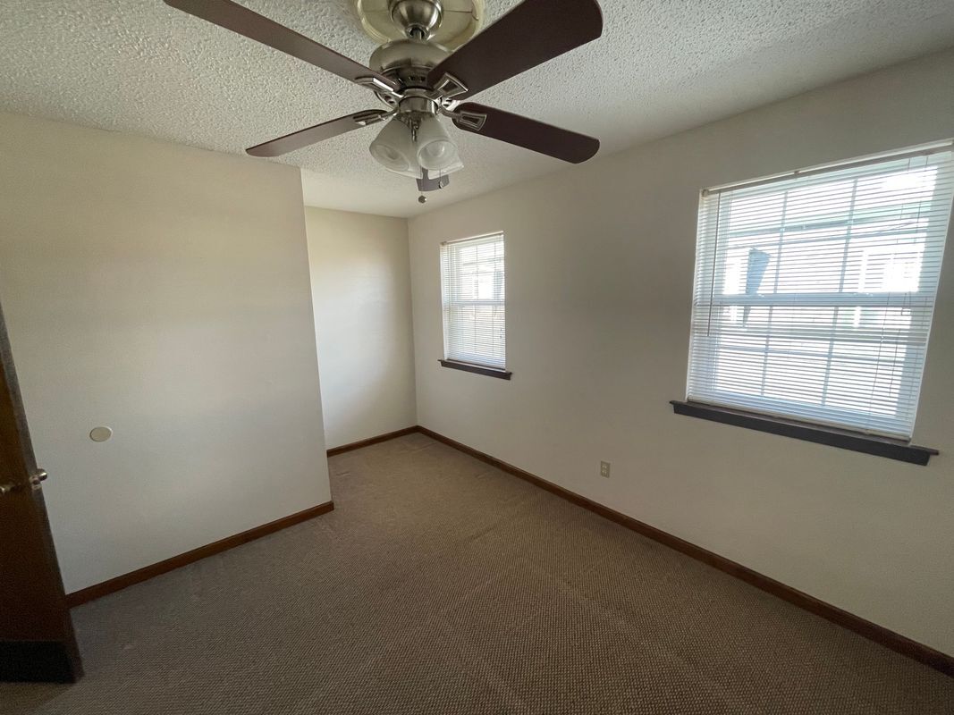 Building Photo - 1824 Hickory Ave