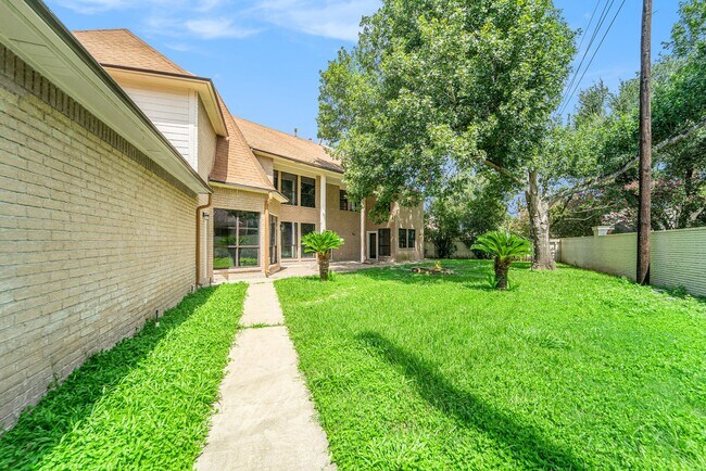 Building Photo - 1743 Randons Point Dr