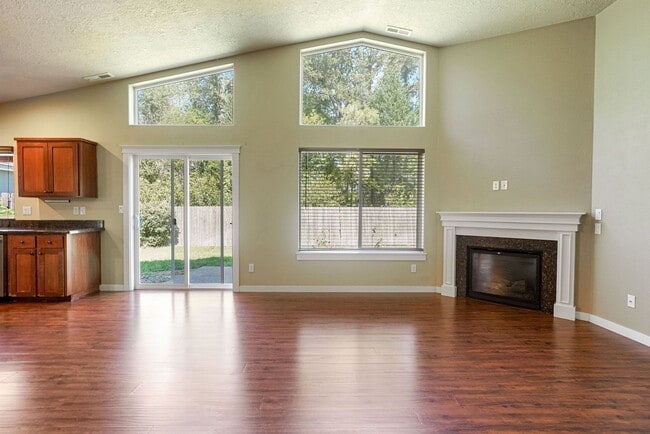 Building Photo - Well-Kept 3 bed, 2 bath home in South Salem