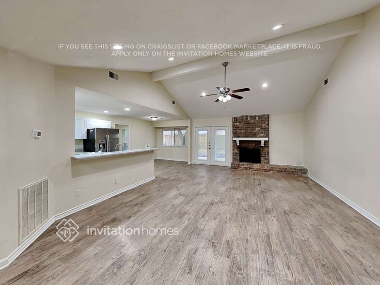 Building Photo - 22711 Elsinore Dr