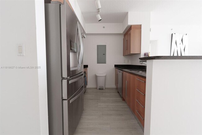 Building Photo - 335 S Biscayne Blvd