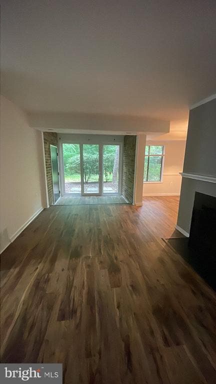 Building Photo - 10572 Twin Rivers Rd