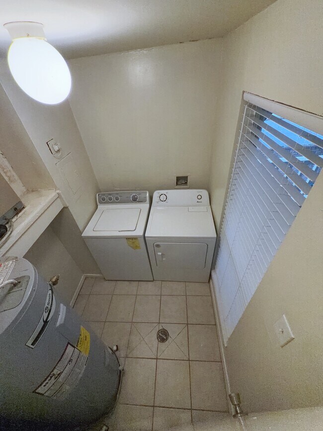 Building Photo - 2210 Dorrington St