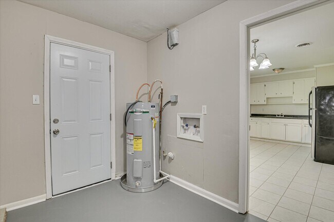 Building Photo - 3608 Alene Cir