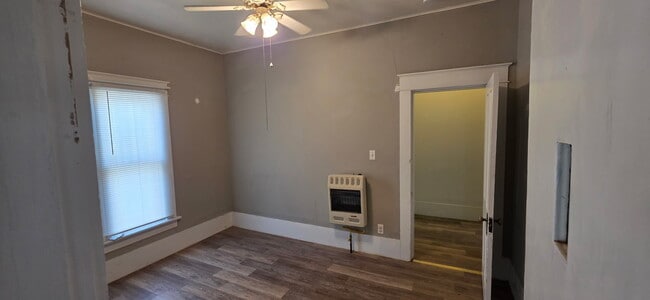 Building Photo - 514 W Main St