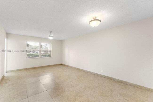 Building Photo - 300 Berkley Rd