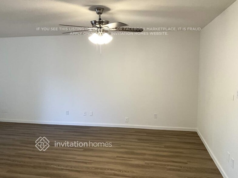 Building Photo - 9813 S 44th St