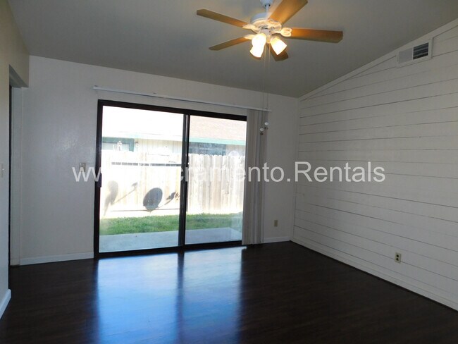 Building Photo - Spacious 2bd/2ba Foothill Farms Duplex with 2 Car Garage
