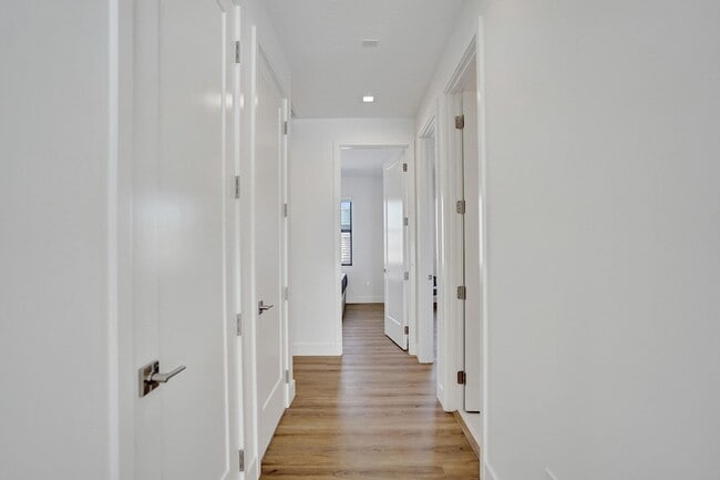 Building Photo - 9140 Silver Marsh Ln