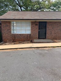 Building Photo - 446 Willowspring Ln