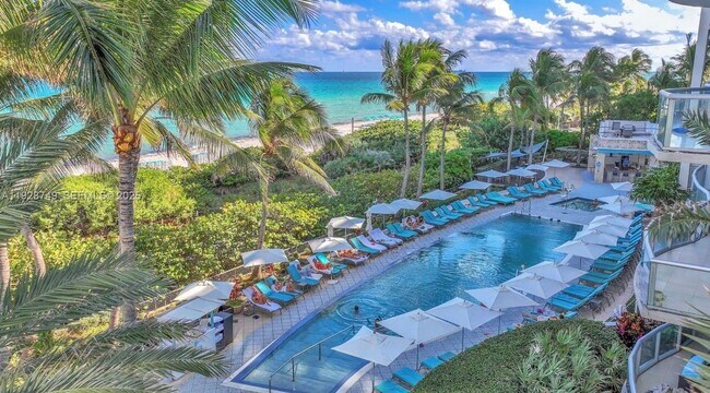 Building Photo - 6801 Collins Ave