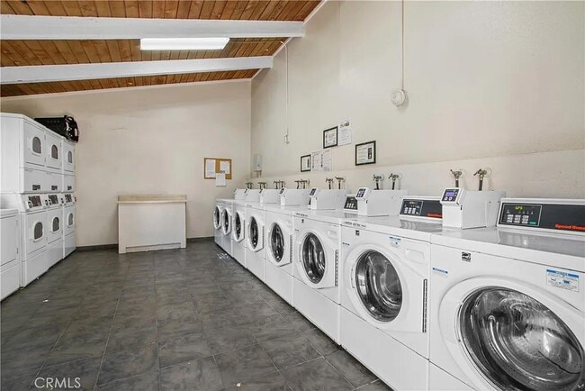 Building Photo - 1000 W MacArthur Blvd