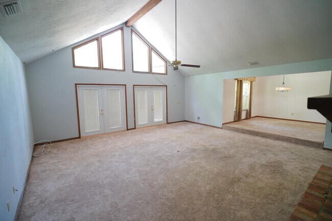 Building Photo - 1309 Domingo Dr