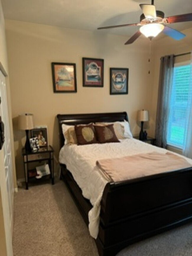 Building Photo - Immaculate Longleaf 4/3 with Office