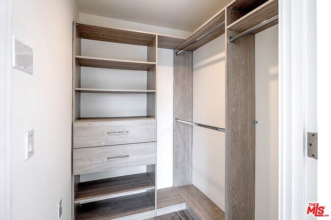 Building Photo - 1249 S Holt Ave