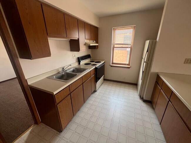 Building Photo - Rare Downtown Apt In Argyle