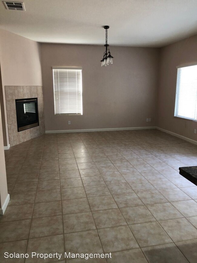 Building Photo - 4 br, 3 bath House - 1137 Potrero Cir
