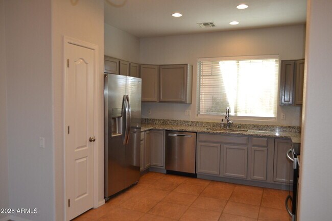 Building Photo - 10372 E Meandering Trail Ln