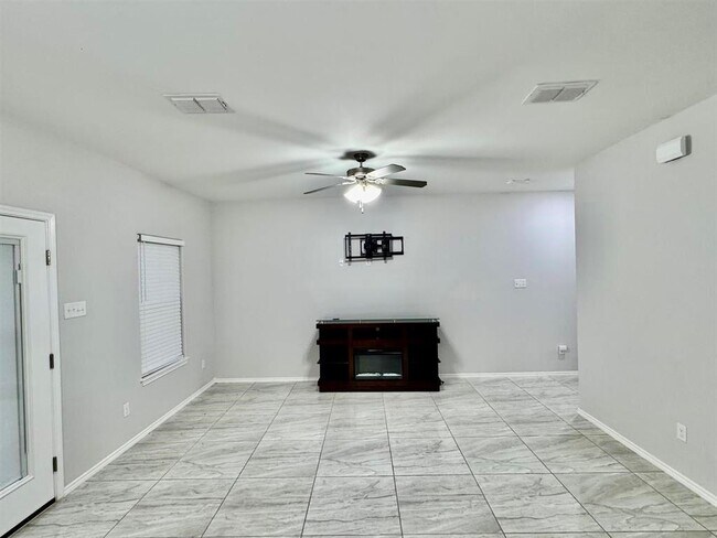 Building Photo - 4222 Lorisa Dr